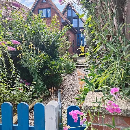 Tiny House - Kleines Glueck Auf Dem Ostedeich